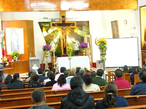 misa_mat_siervadedios_mtrinidad2008 010.jpg