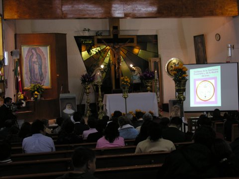misa_mat_siervadedios_mtrinidad2008 024.jpg