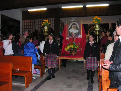 misa_mat_siervadedios_mtrinidad2008 029.jpg