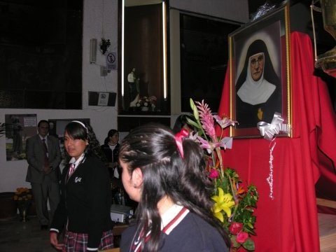 misa_mat_siervadedios_mtrinidad2008 033.jpg