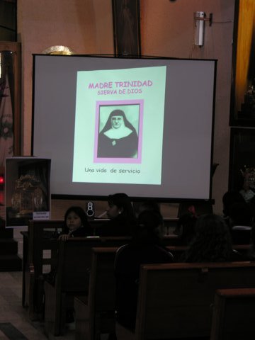 misa_mat_siervadedios_mtrinidad2008 034.jpg