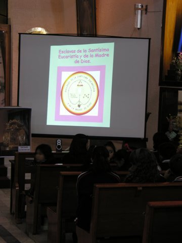 misa_mat_siervadedios_mtrinidad2008 036.jpg