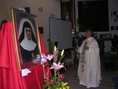 misa_mat_siervadedios_mtrinidad2008 040.jpg