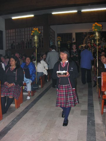 misa_mat_siervadedios_mtrinidad2008 041.jpg