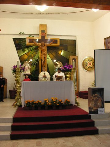 misa_mat_siervadedios_mtrinidad2008 054.jpg