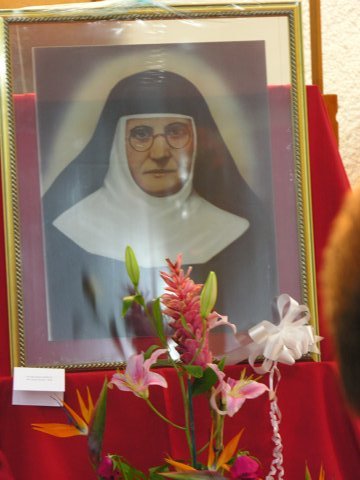 misa_mat_siervadedios_mtrinidad2008 064.jpg