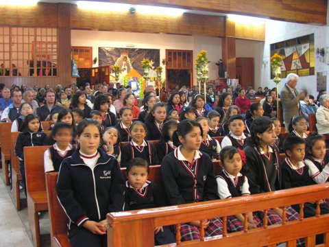misa_mat_siervadedios_mtrinidad2008 093.jpg