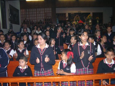 misa_mat_siervadedios_mtrinidad2008 137.jpg