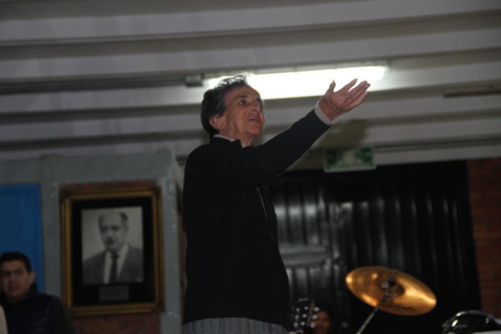Ir a la Siguiente Foto