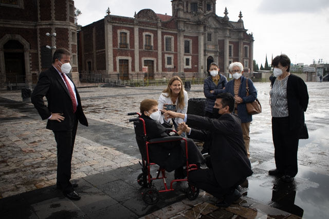 Ir a la Siguiente Foto
